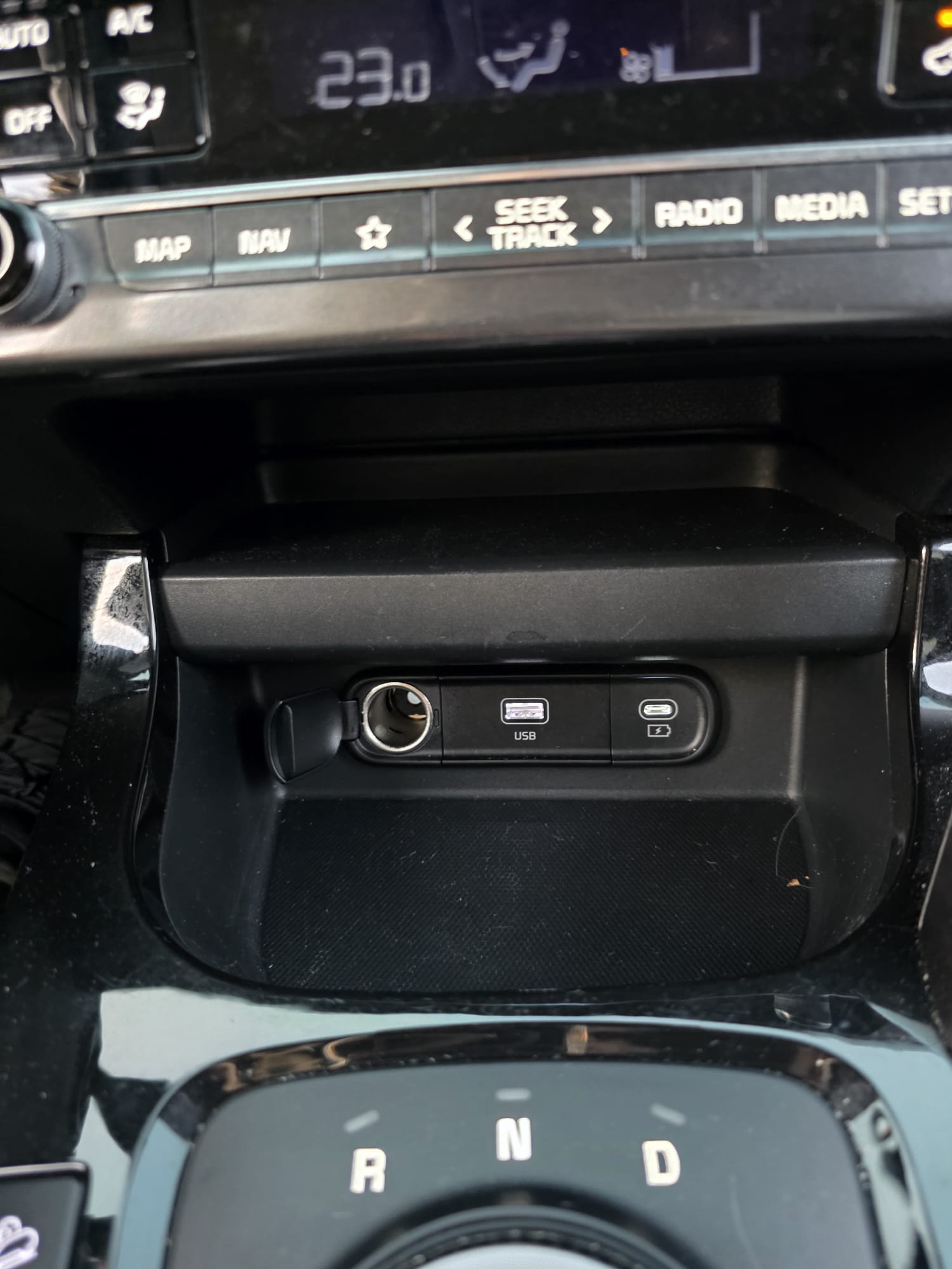 
								KIA SELTOS 2024 SIGNATURE full									