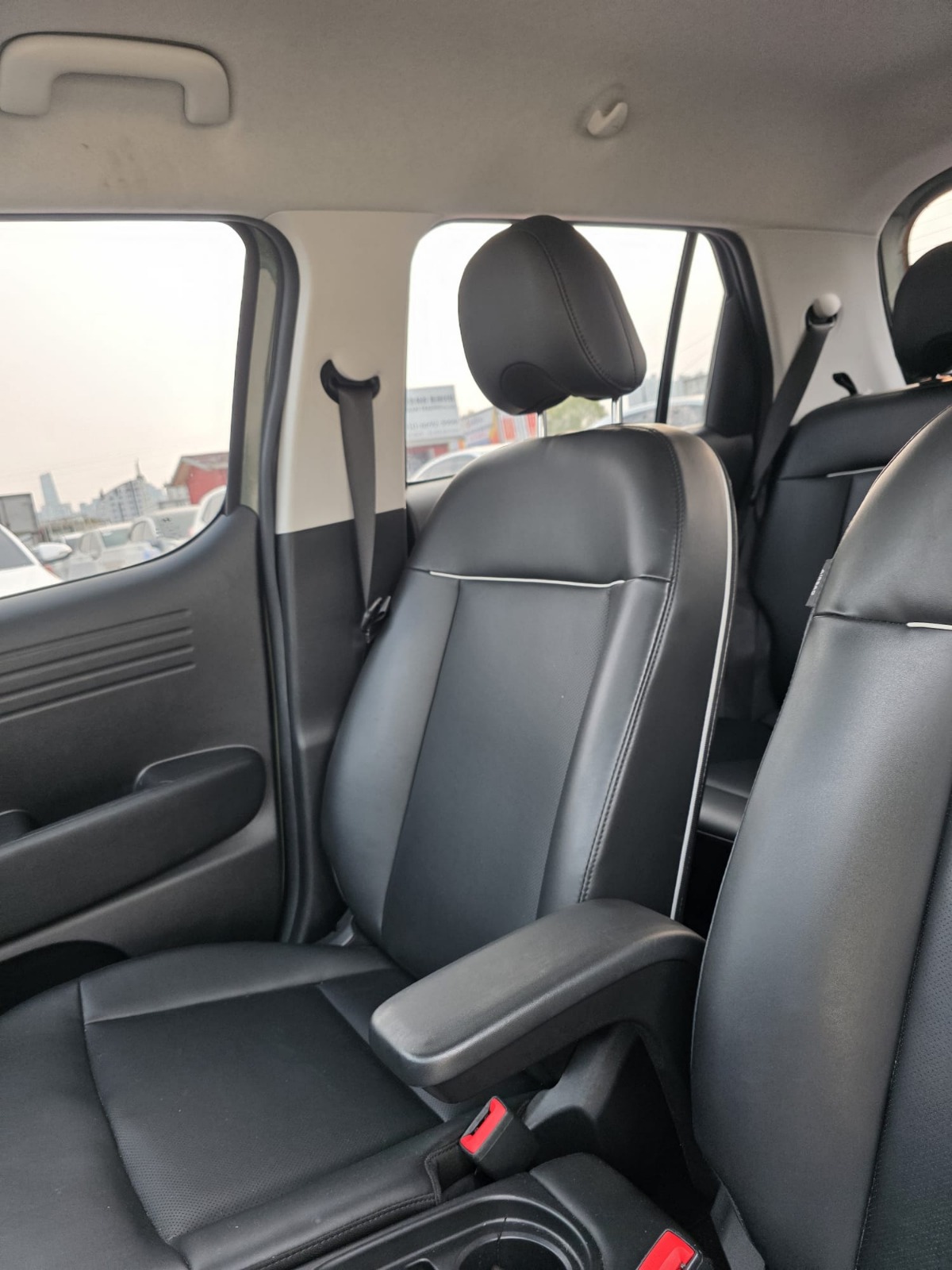 
								Hyundai Casper 2023 full									